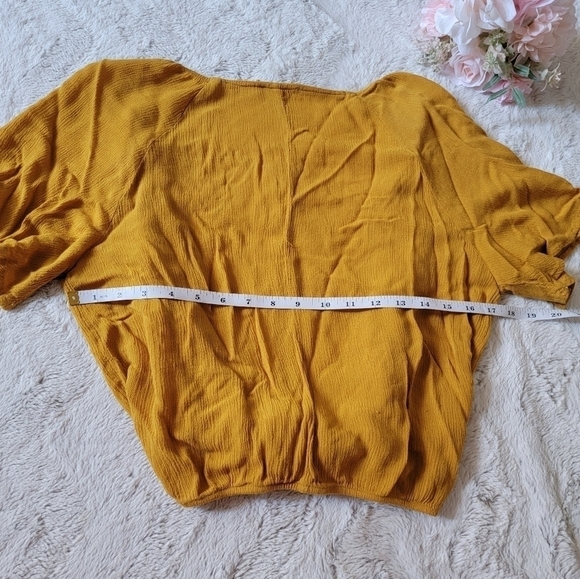 ✨️CL ChloeKatie Mustard Yellow Floral Stitch Embroidery Sash VNeck Wide Sleeve M - Picture 12 of 13